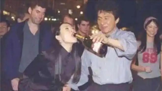 曝的圈中内幕竟一个比一个荒唐恶心不朽情缘平台比潜规则还荒谬明星自(图16)